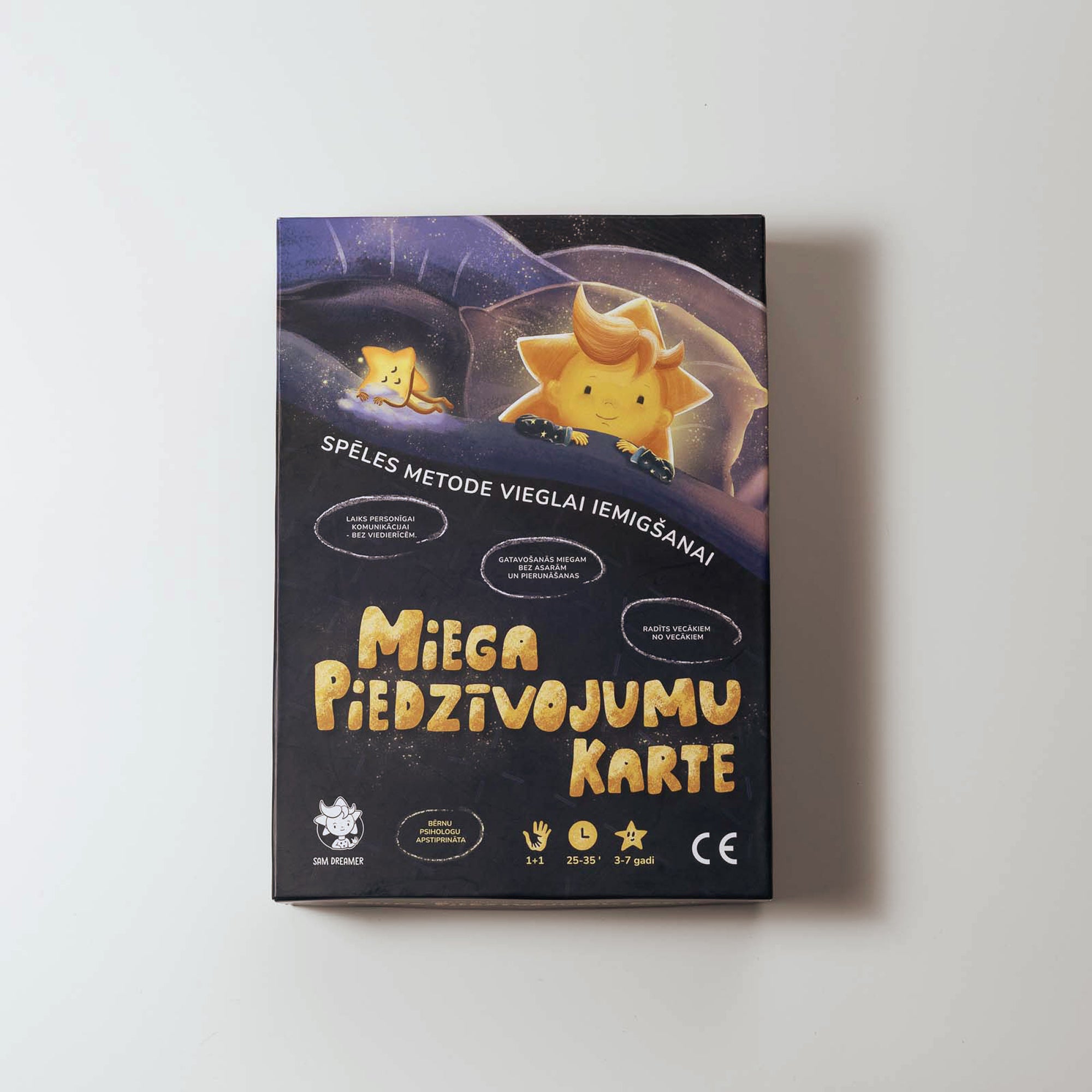 Miega piedzīvojumu kartes kastes latviešu versija — ģimenes galda spēle bērniem vakara rituālam, vieglākai iemigšanai un tuvības stiprināšanai ar vecākiem.